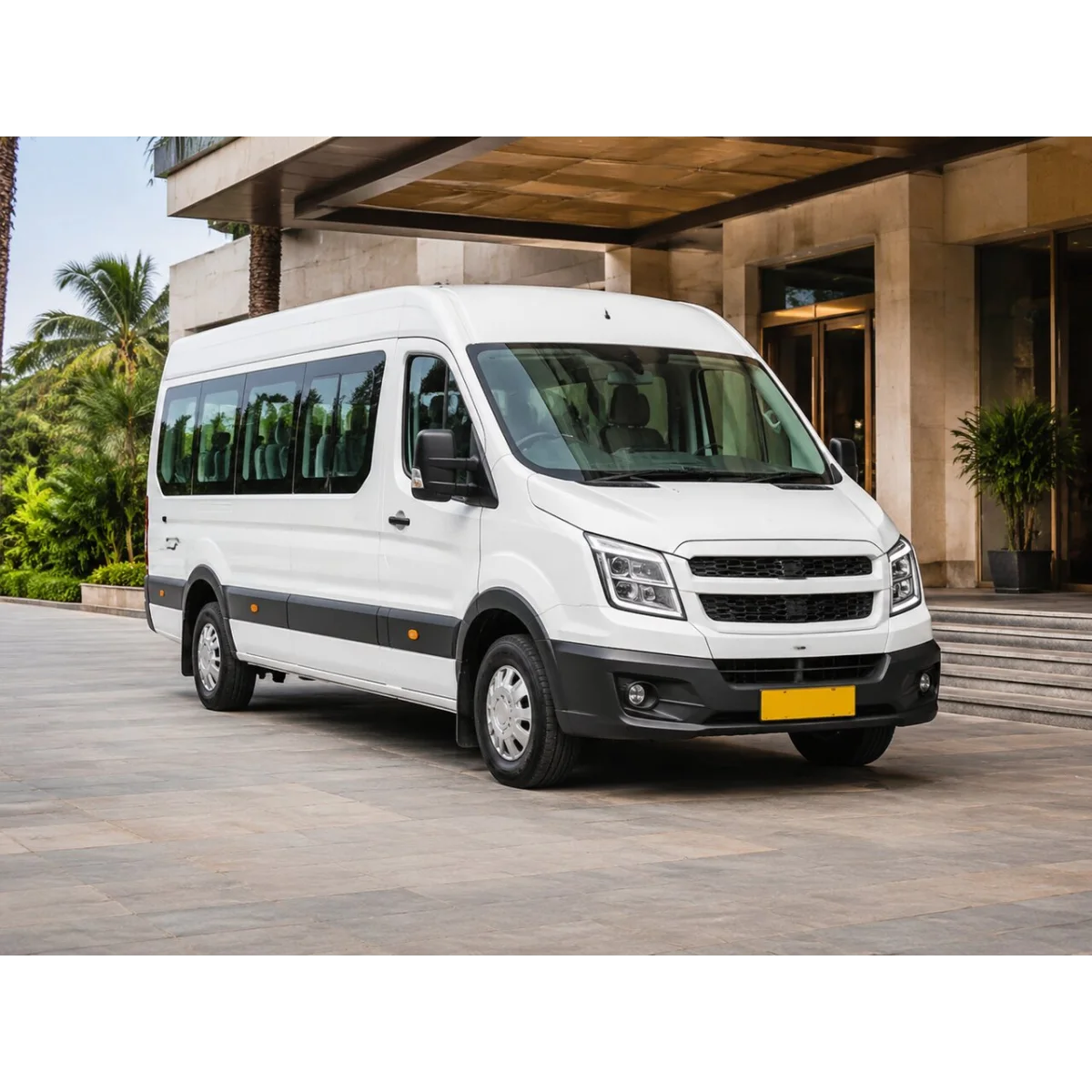 Force Urbania 15+1 Seater